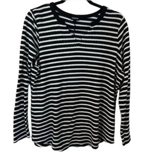 Torrid Women’s Long Sleeve Black & White Striped V-Neck Shirt Size 0, L, 12 GUC
